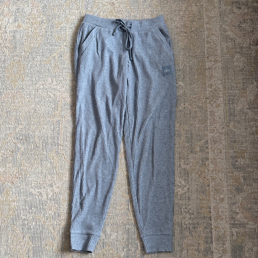 ALO Yoga Women’s Ribbed Jogger Pants